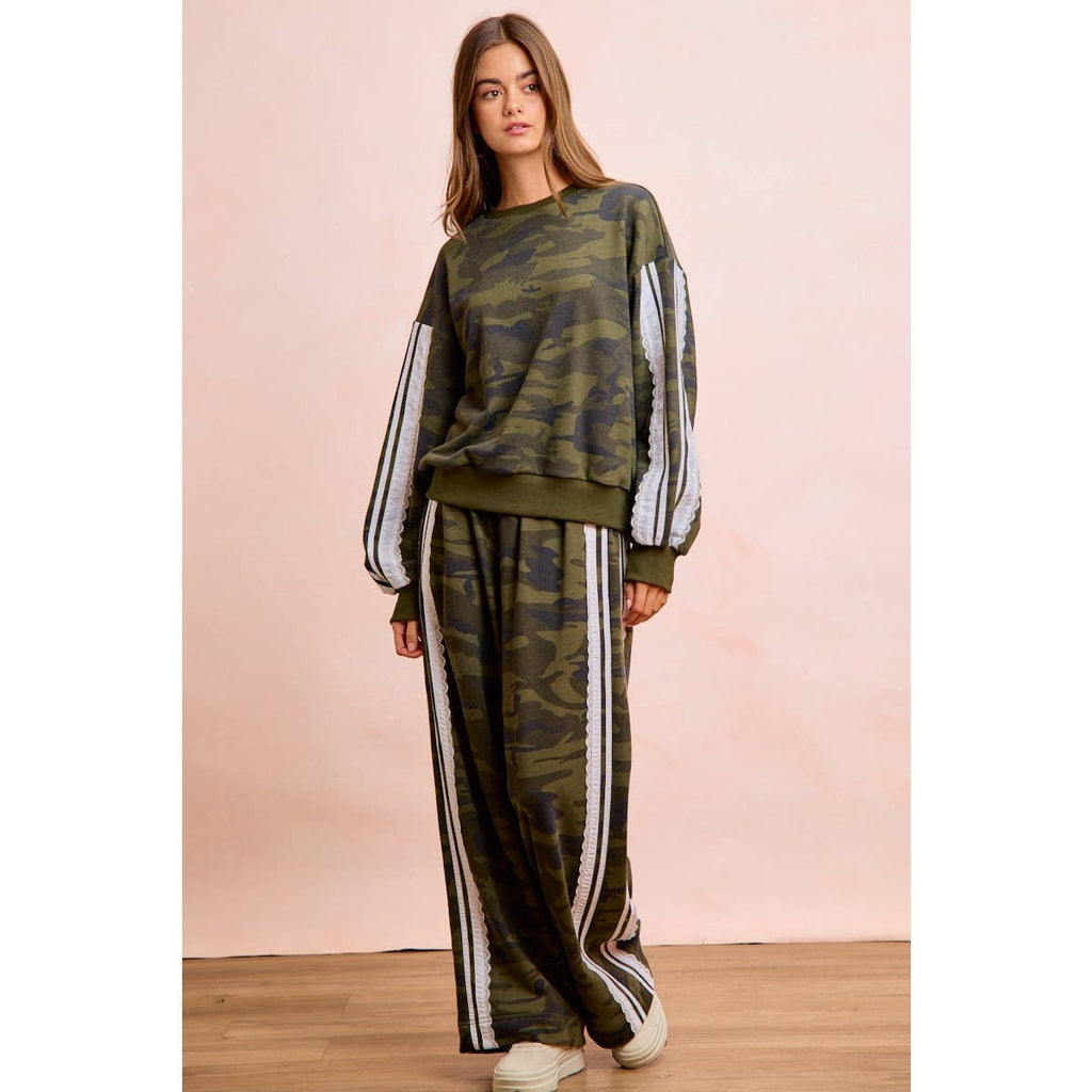 CAMOUFLAGE FRENCH TERRY LACE CONTRAST SWEATPANTS