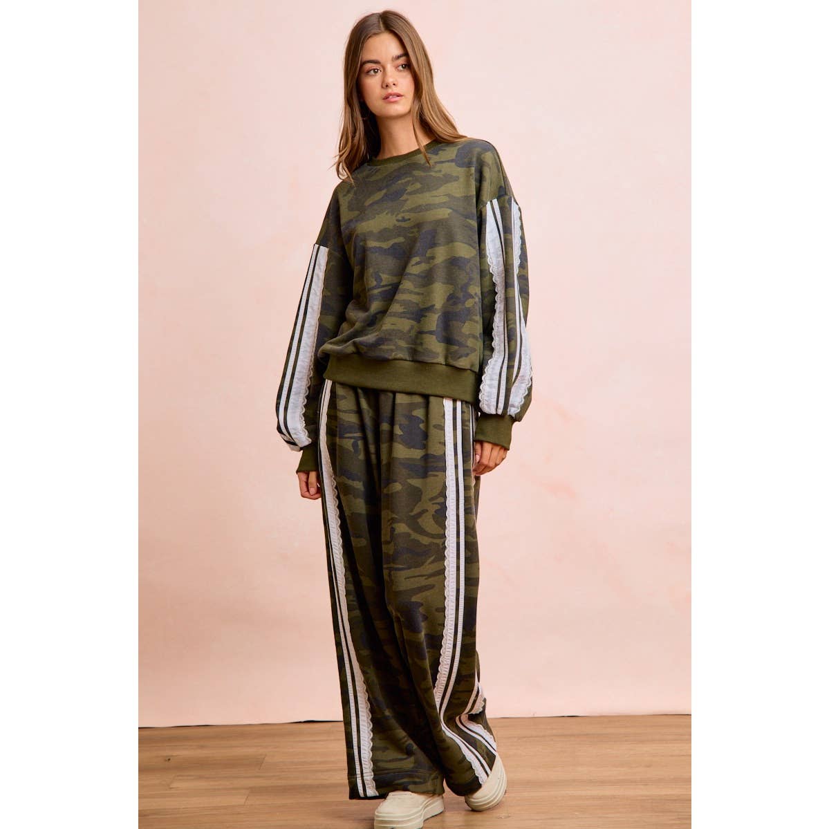 CAMOUFLAGE FRENCH TERRY LACE CONTRAST SWEATPANTS