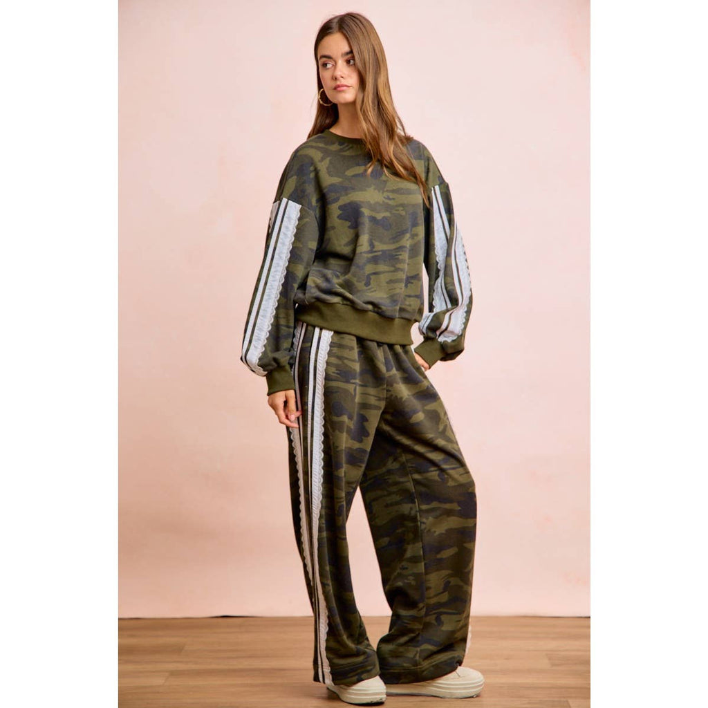 CAMOUFLAGE FRENCH TERRY LACE CONTRAST SWEATPANTS