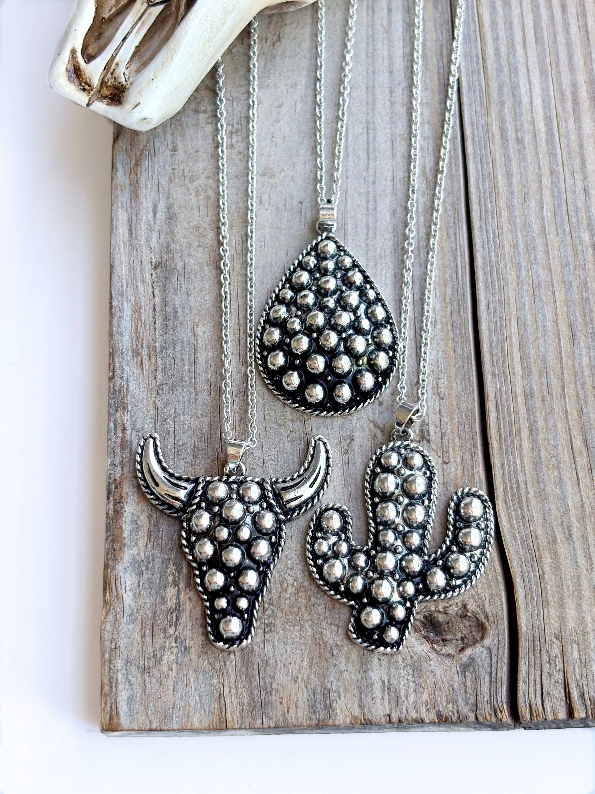 Western Style Raised Stud Pendant Necklace