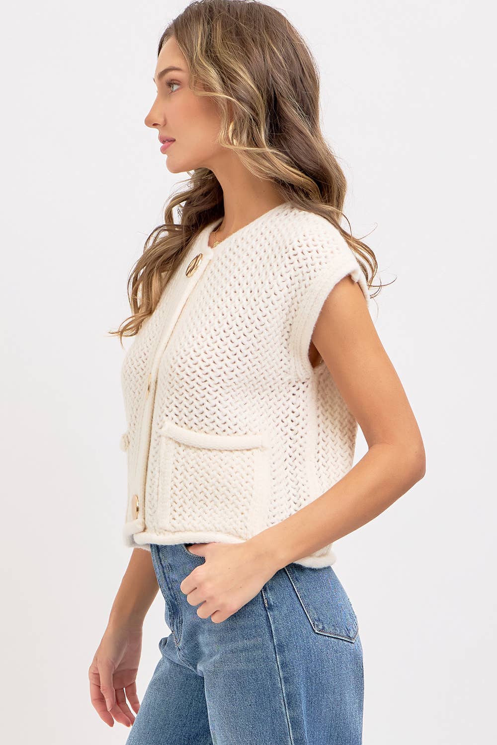 BUTTON CLOSURE  KNIT VEST TOP