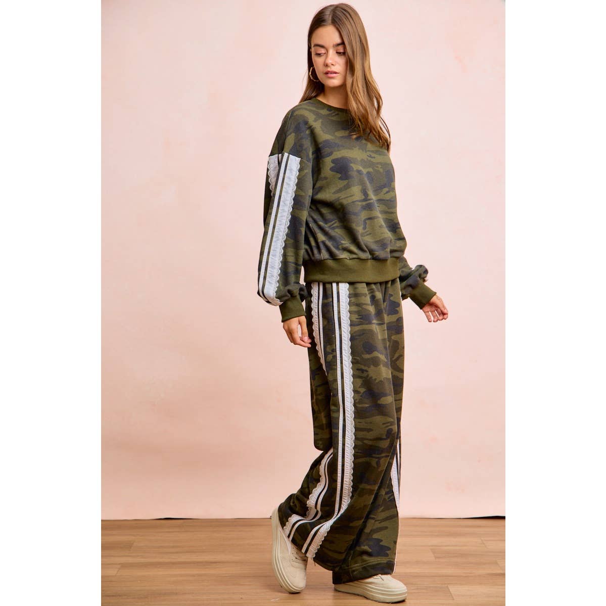 CAMOUFLAGE FRENCH TERRY LACE CONTRAST SWEATPANTS