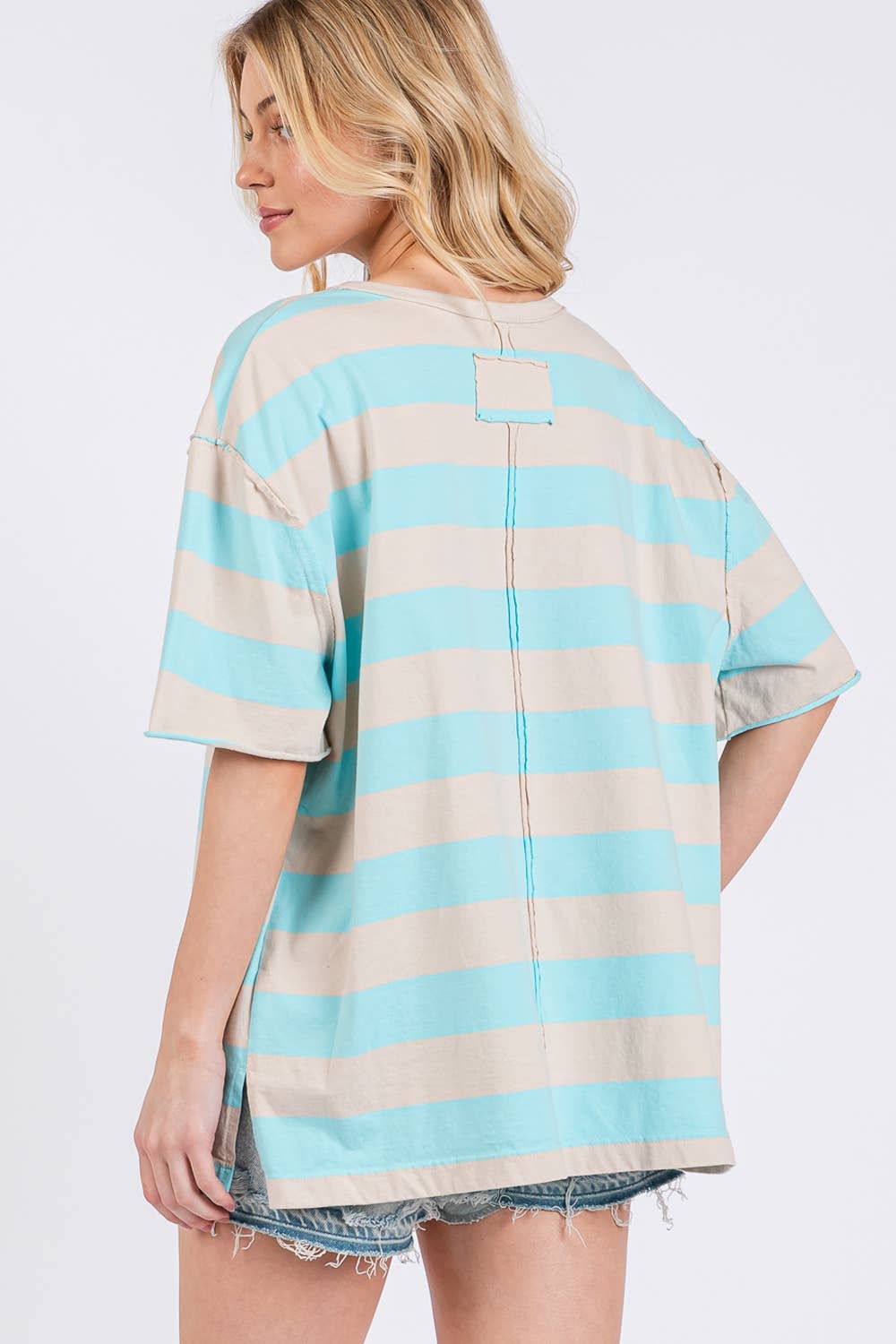 MULTI STRIPE TOP WITH DAISY APPLIQUE PATCH