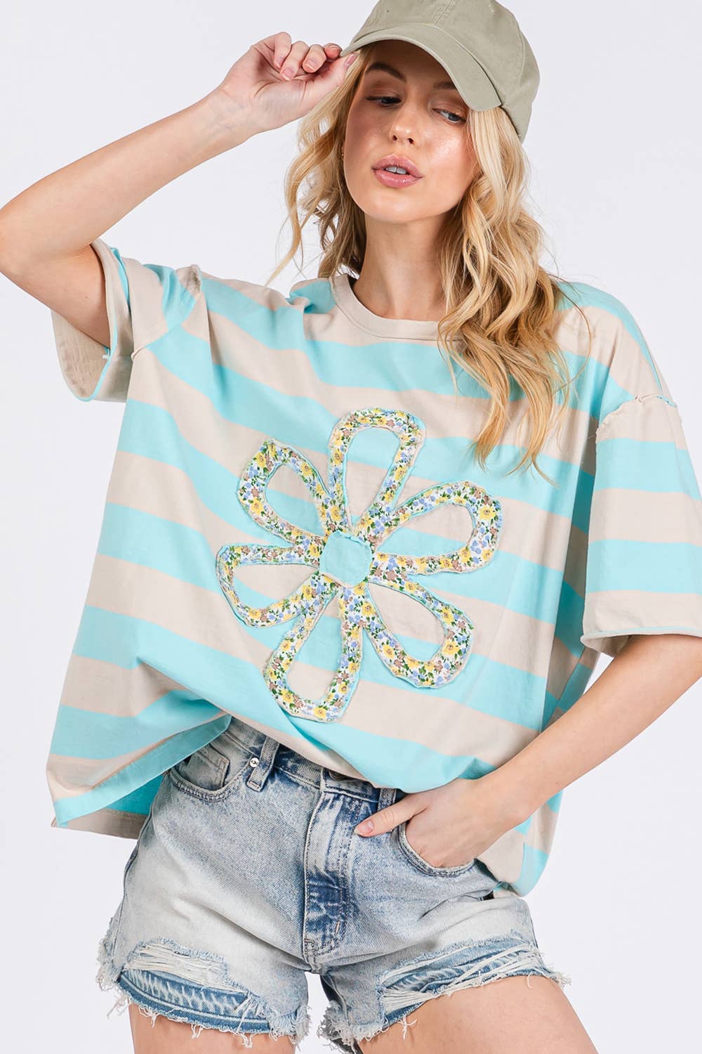 MULTI STRIPE TOP WITH DAISY APPLIQUE PATCH