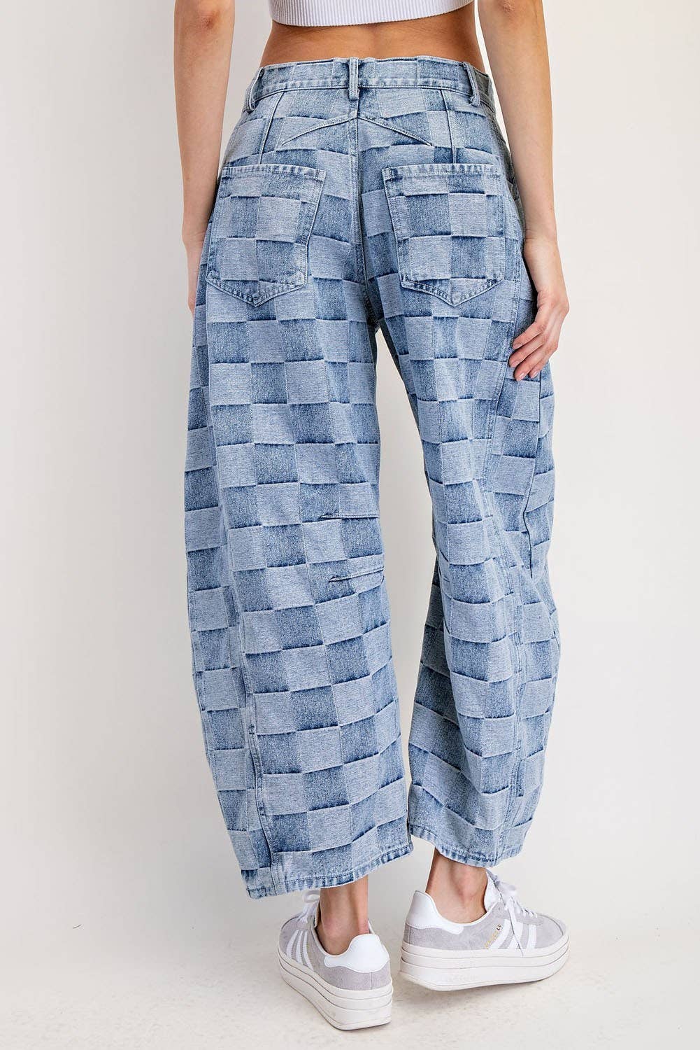 MINERAL WASHED CHECK BARREL JEANS