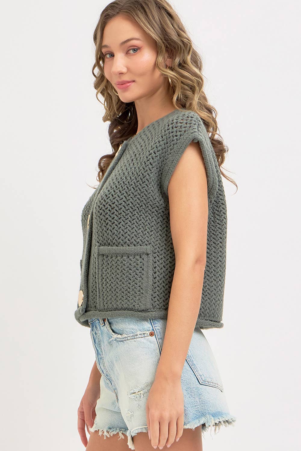 BUTTON CLOSURE  KNIT VEST TOP