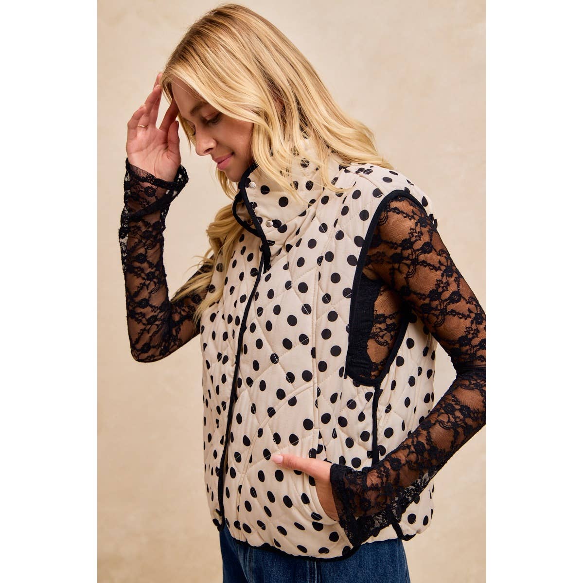 POLKA DOT PRINT PIPING DETAIL QUILTED VEST