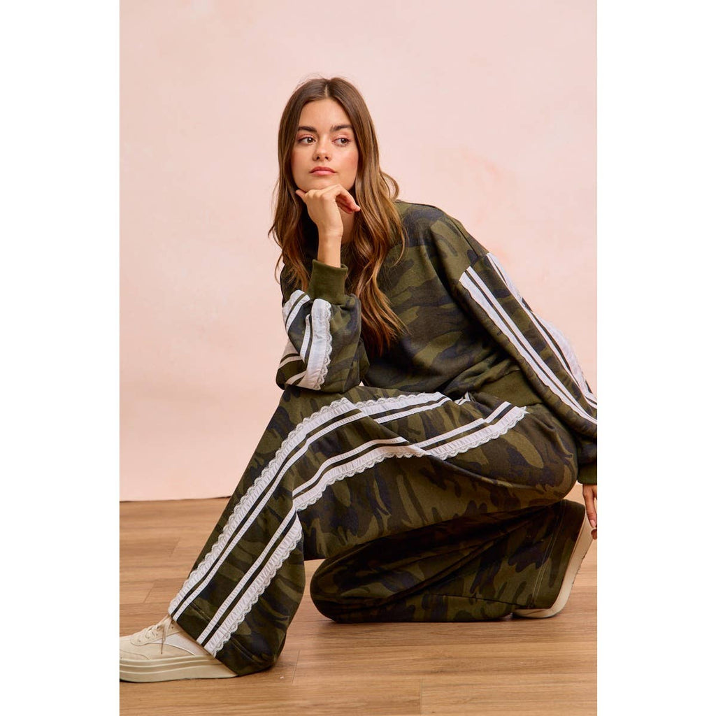 CAMOUFLAGE FRENCH TERRY LACE CONTRAST SWEATPANTS
