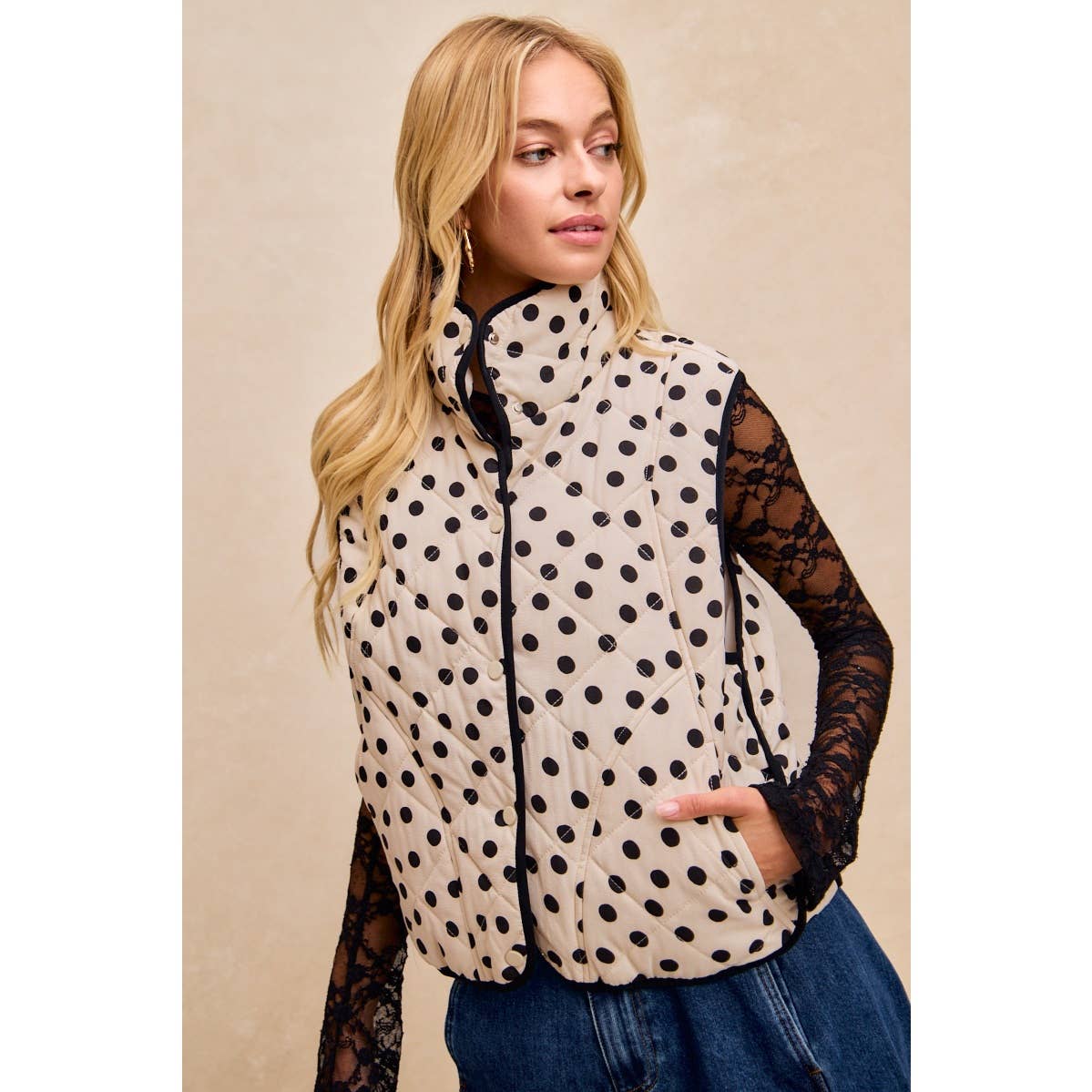 POLKA DOT PRINT PIPING DETAIL QUILTED VEST