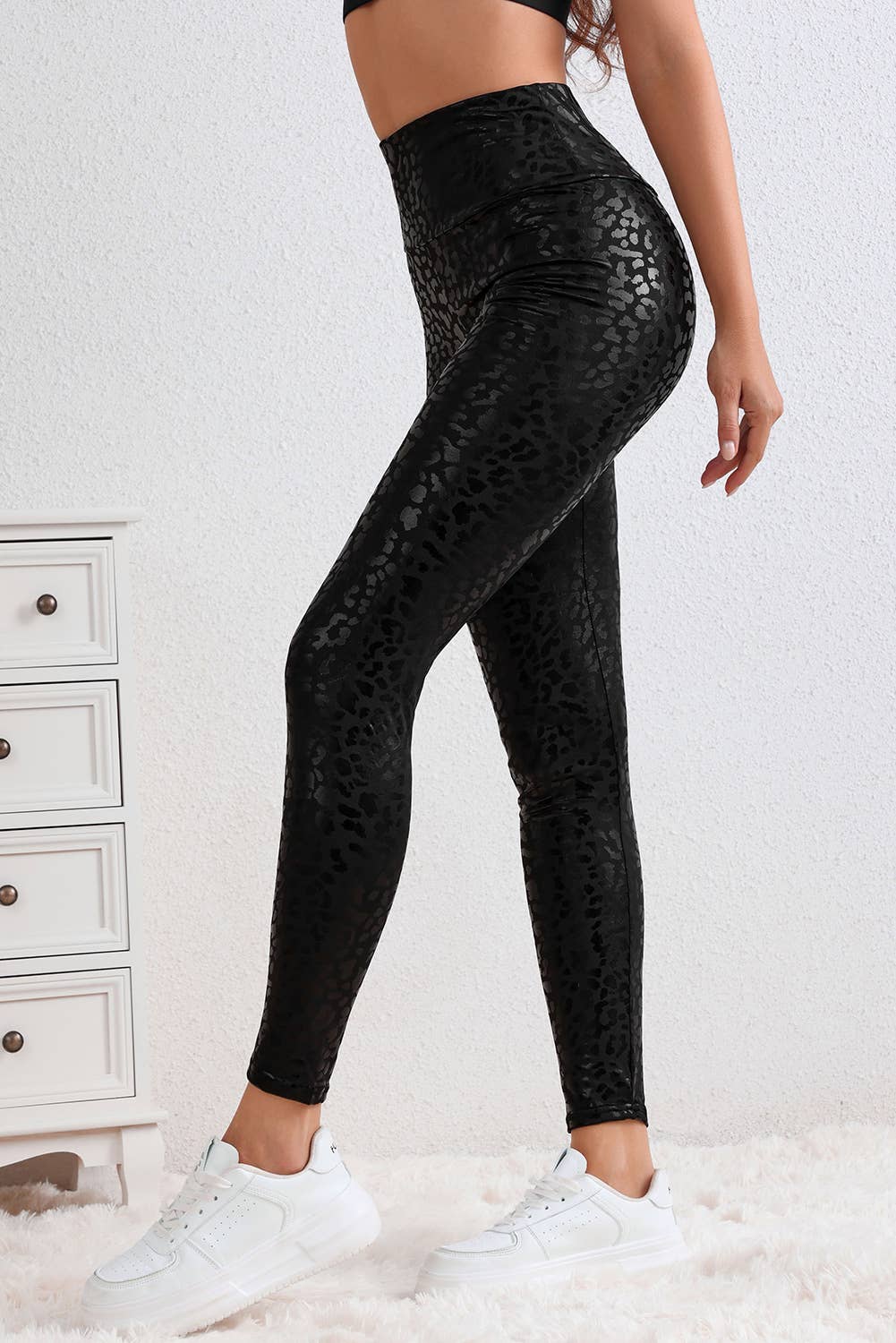 High Quality Black Shiny Leopard Textured Leggings