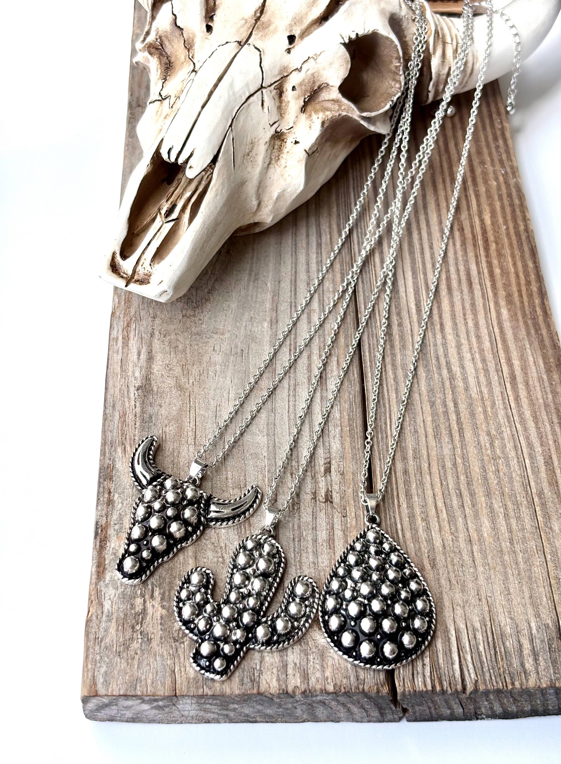 Western Style Raised Stud Pendant Necklace