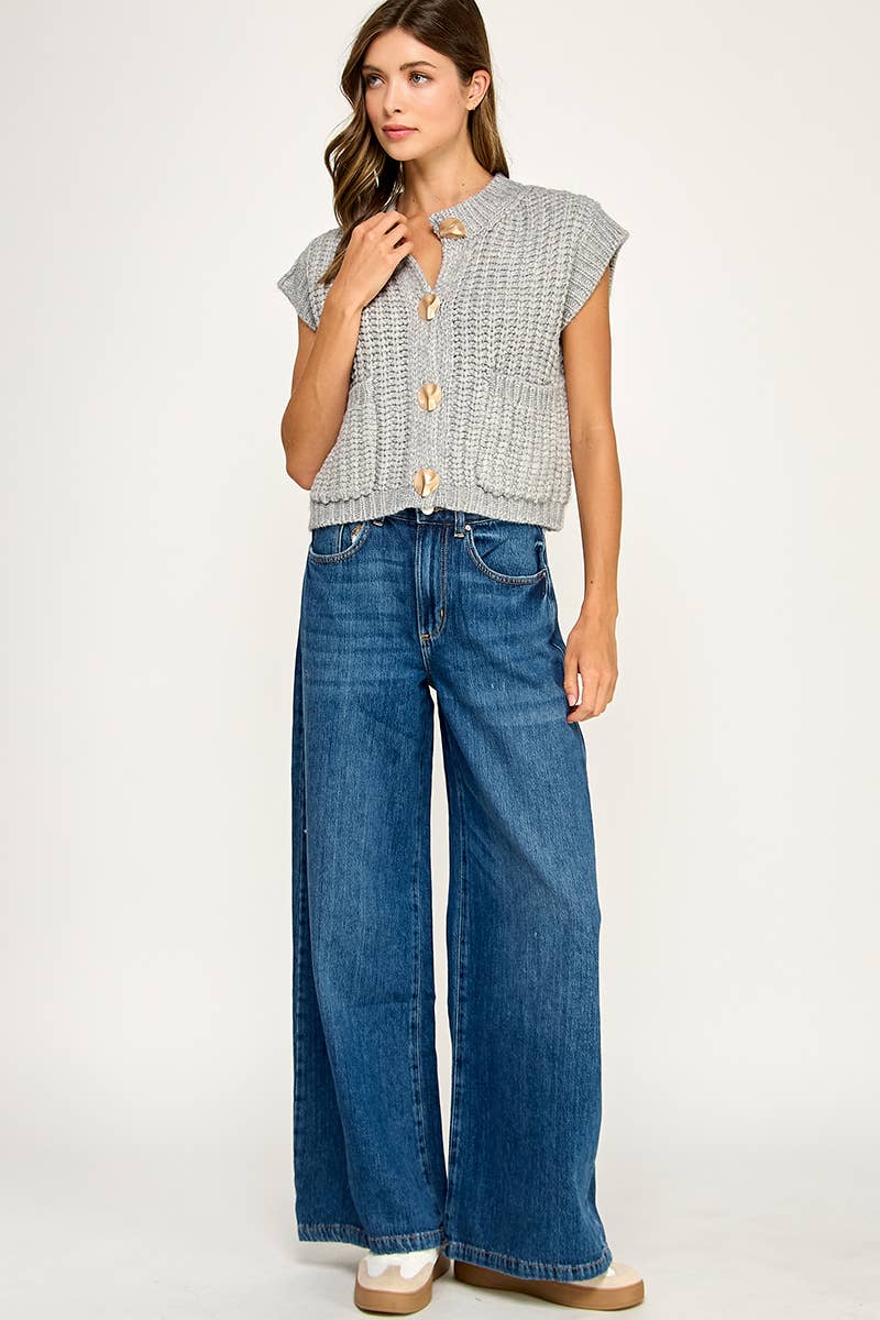 CHUNKY KNIT BUTTON-FRONT VEST TOP