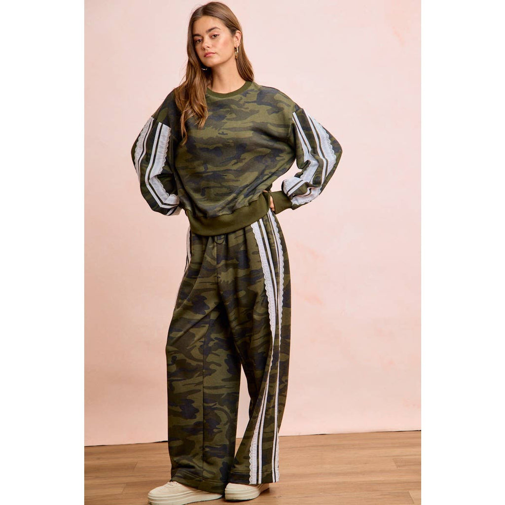 CAMOUFLAGE FRENCH TERRY LACE SWEATSHIRT TOP