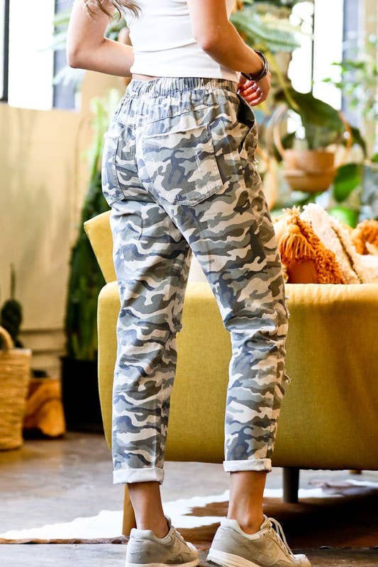 Elastic Waist With Drawstring Distressed Detail Camo