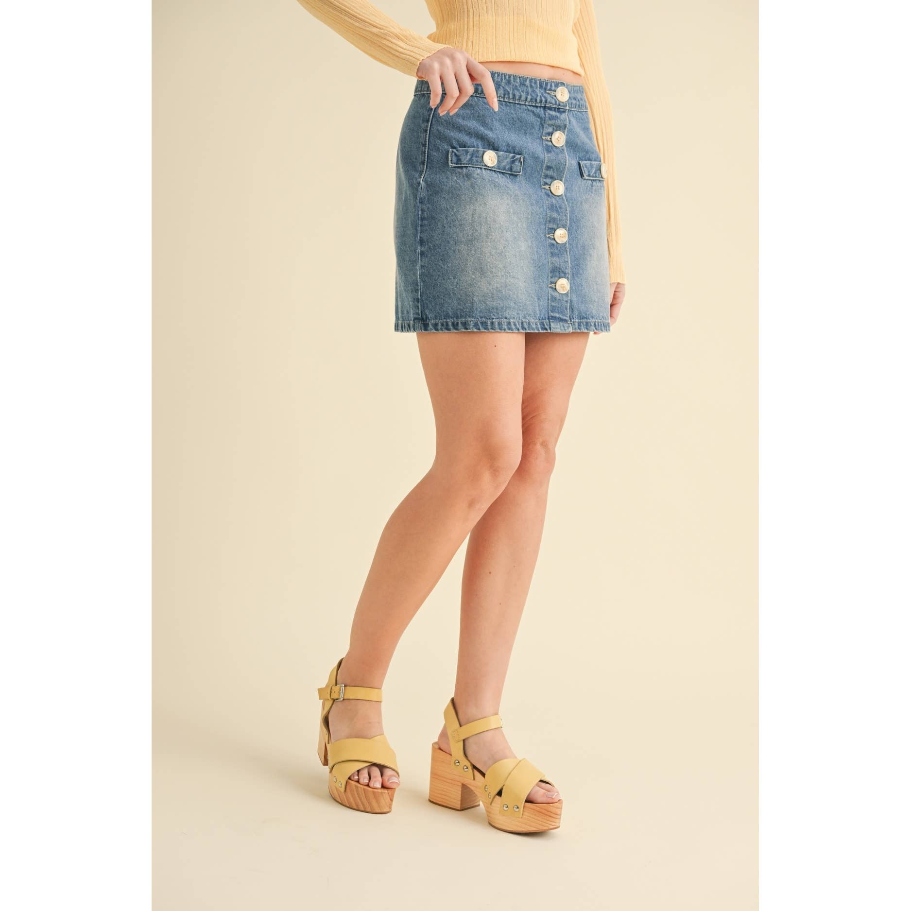 DENIM BUTTON-FRONT MINI SKIRT