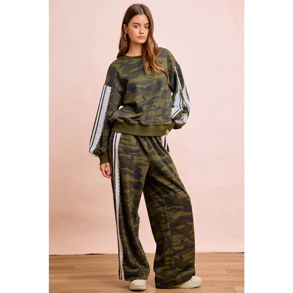 CAMOUFLAGE FRENCH TERRY LACE CONTRAST SWEATPANTS