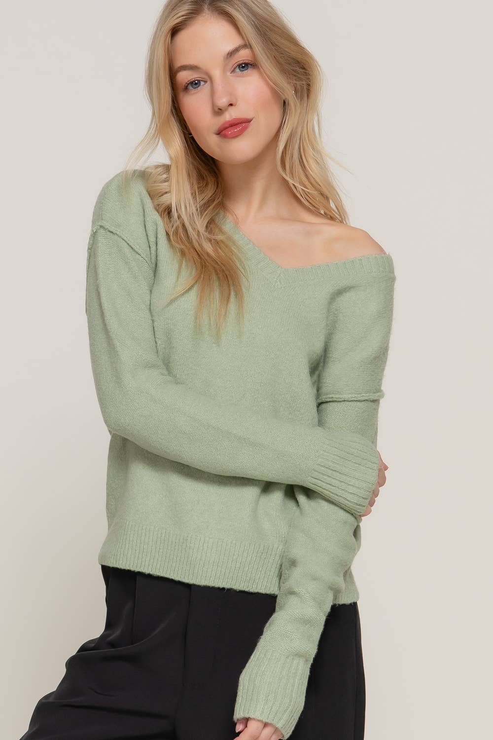 Long Sleeve V-Neck Raised Seam Detail Sweater