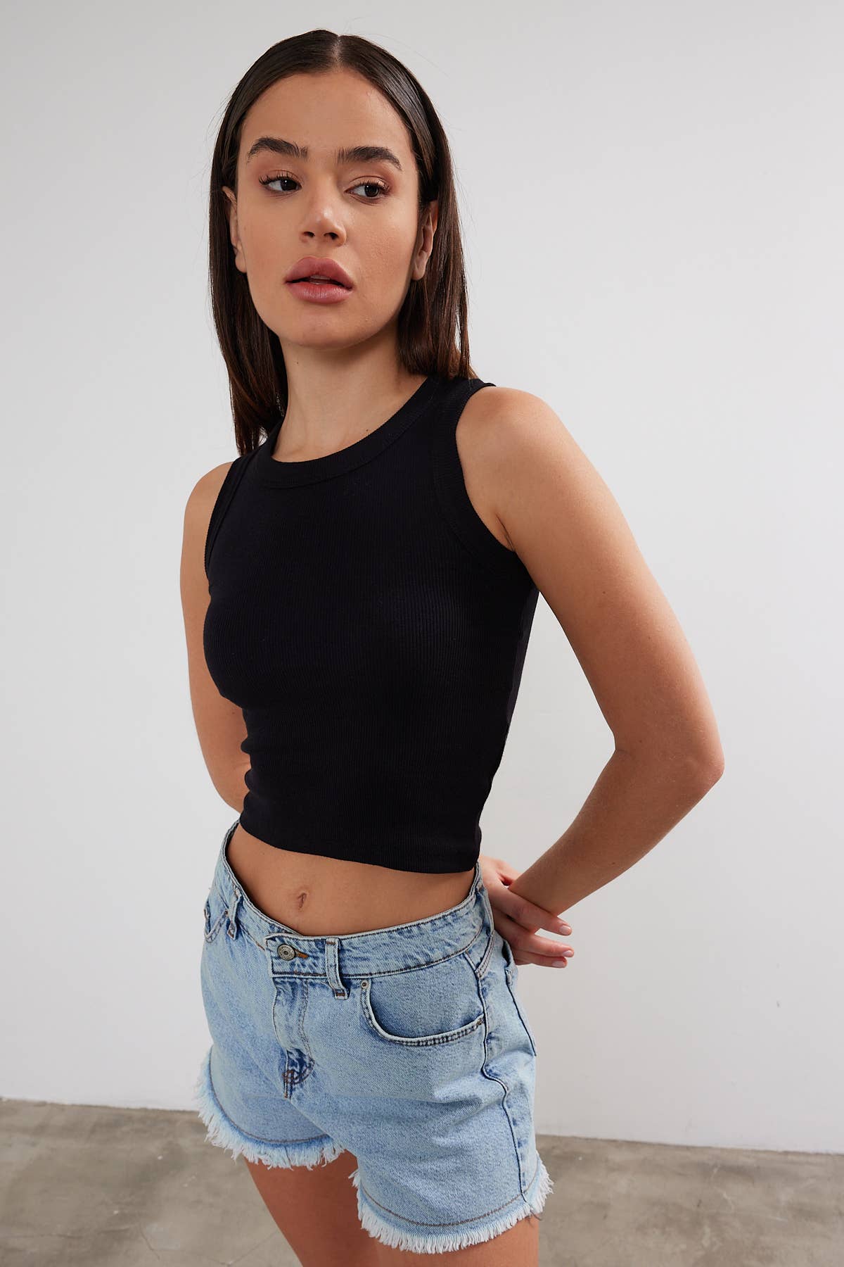 Crew Neck Tank Top Cropped