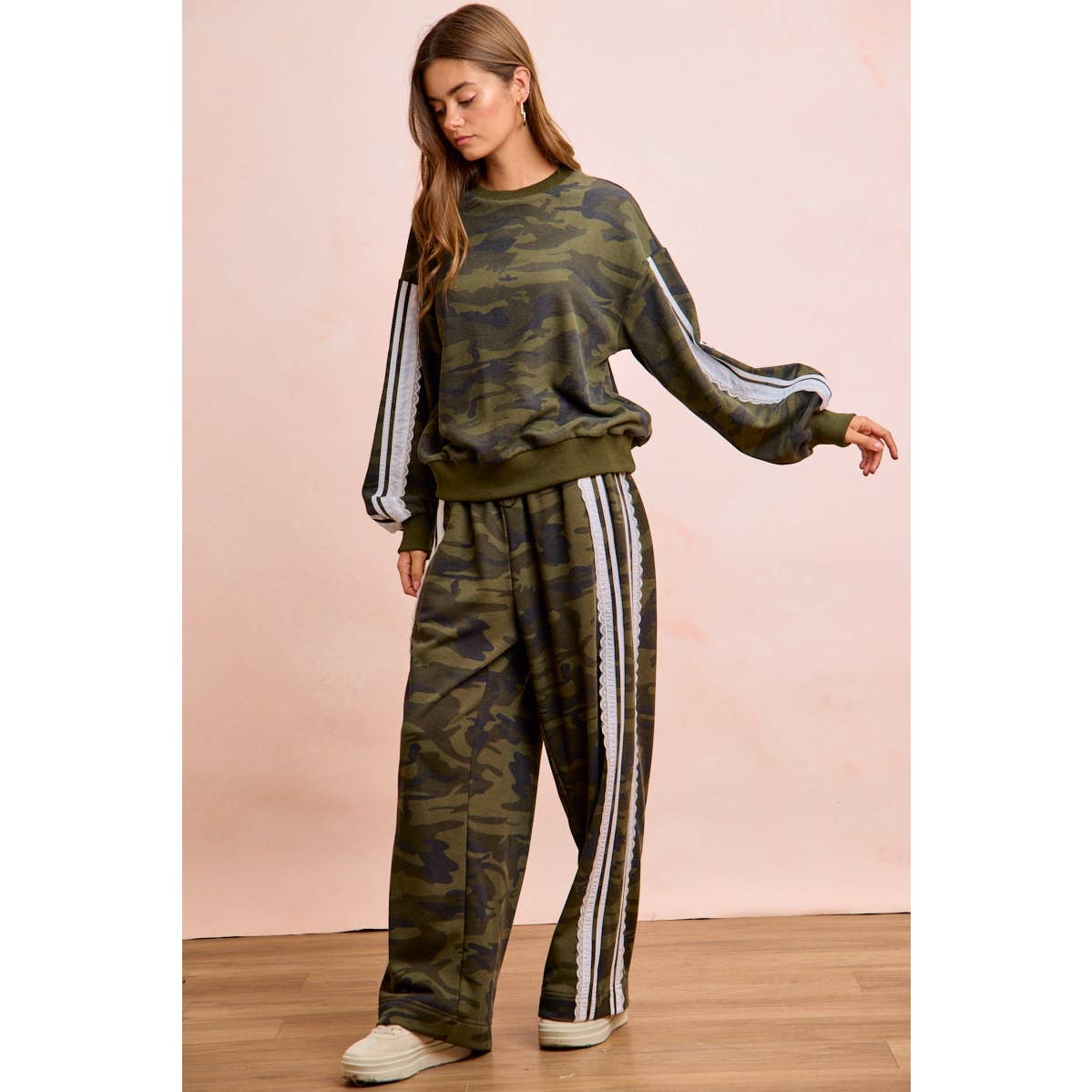 CAMOUFLAGE FRENCH TERRY LACE CONTRAST SWEATPANTS