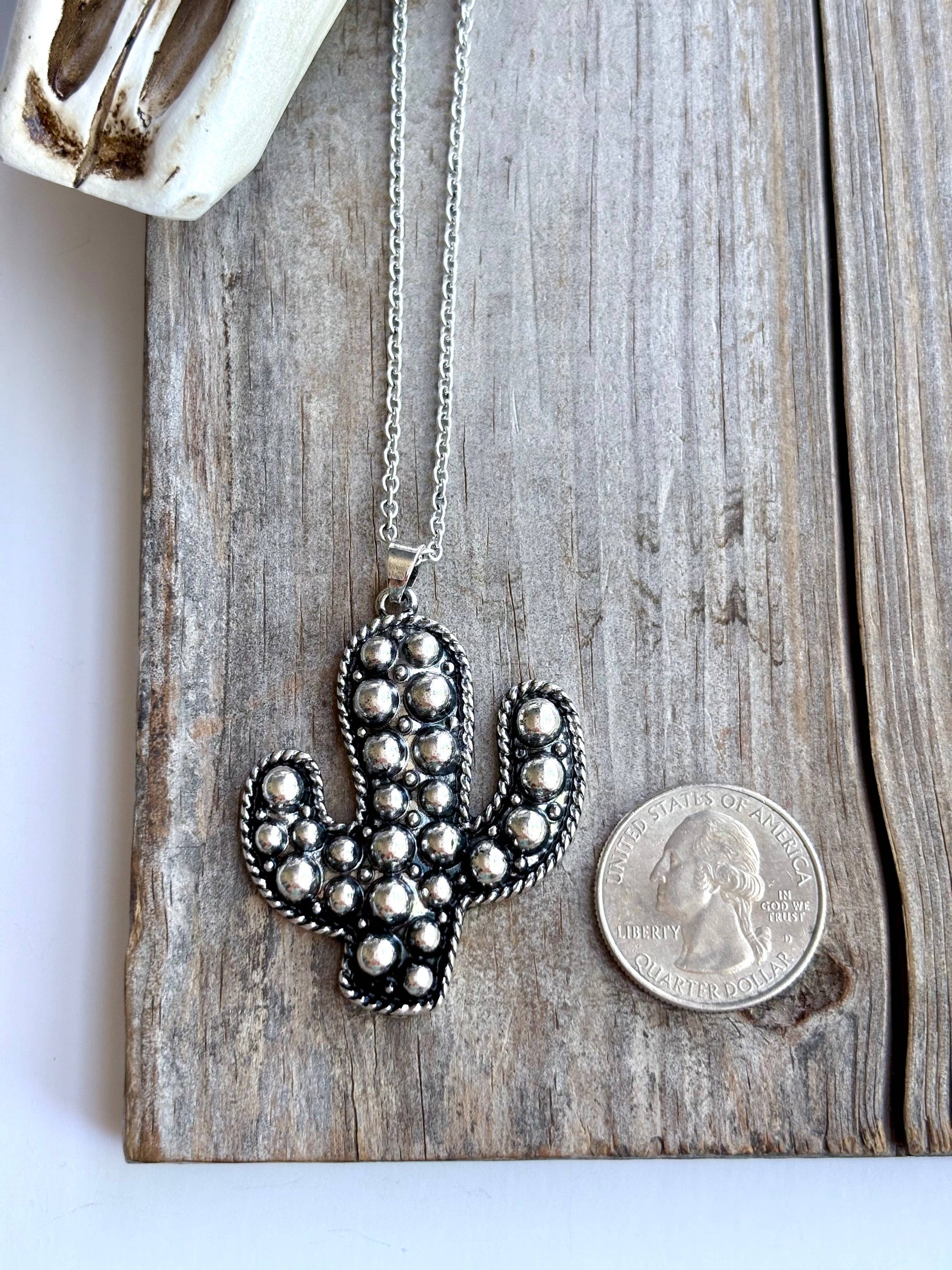 Western Style Raised Stud Pendant Necklace