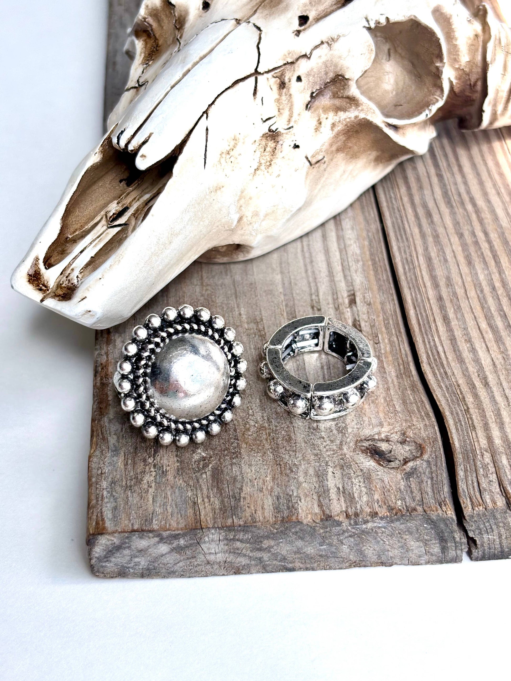 Western Style Raised Stud Stretch Ring