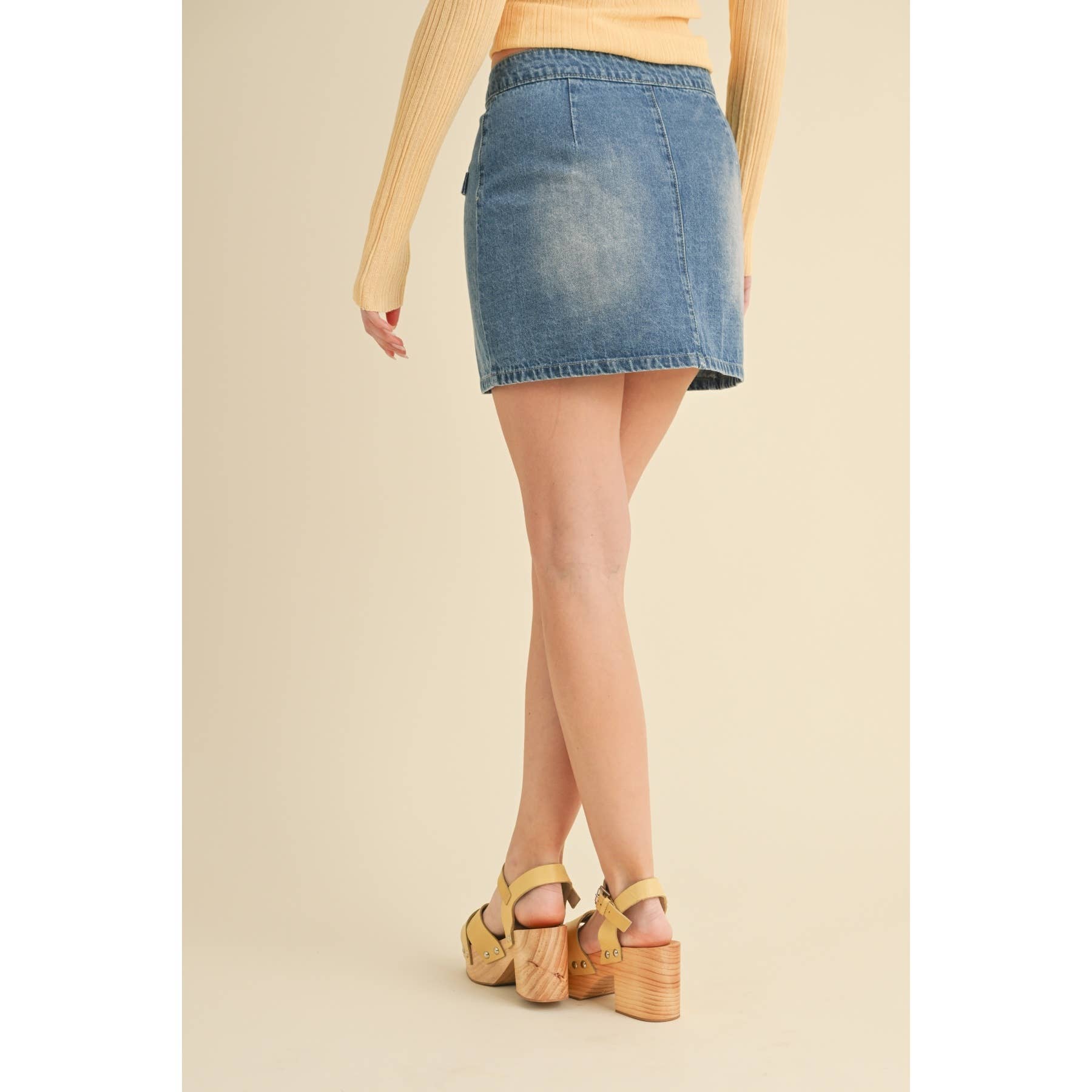 DENIM BUTTON-FRONT MINI SKIRT