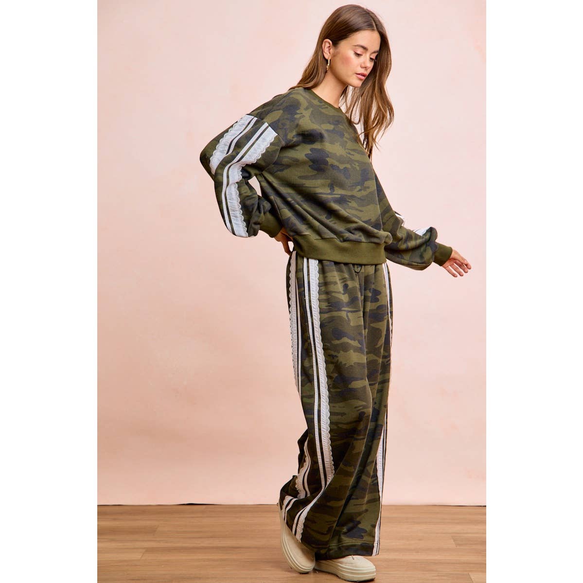 CAMOUFLAGE FRENCH TERRY LACE CONTRAST SWEATPANTS