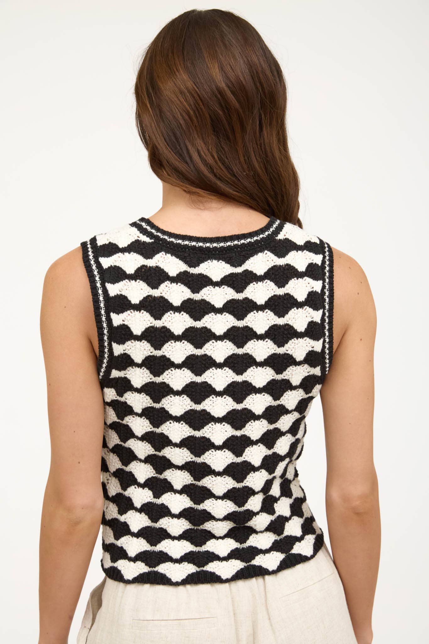 SCALLOP PATTERN SLEEVELESS PULLOVER SWEATER VEST