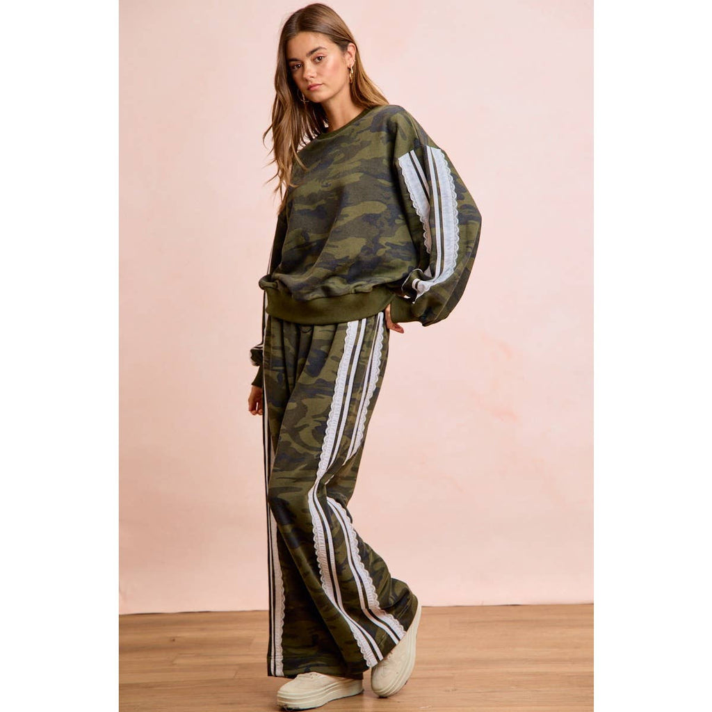 CAMOUFLAGE FRENCH TERRY LACE SWEATSHIRT TOP