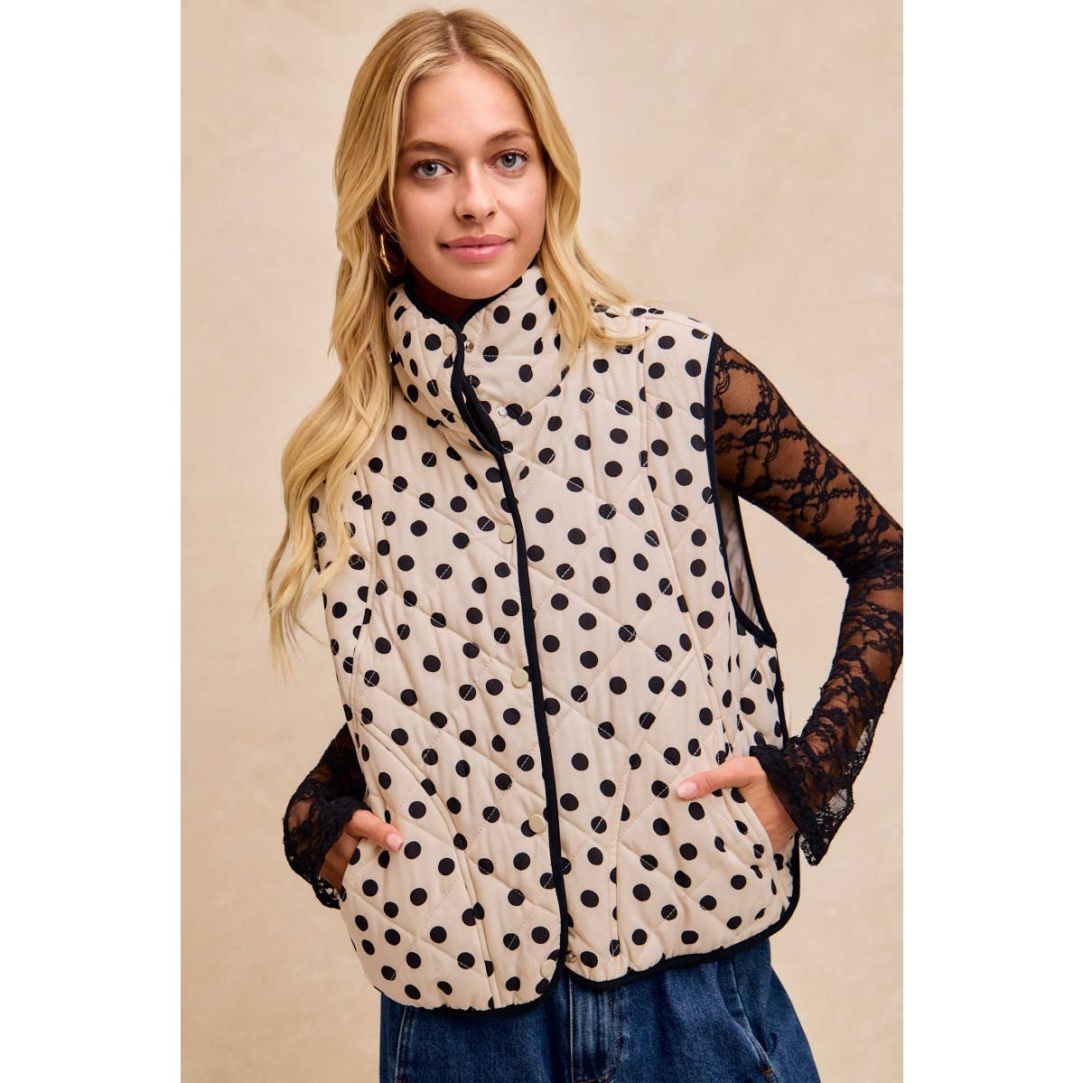 POLKA DOT PRINT PIPING DETAIL QUILTED VEST