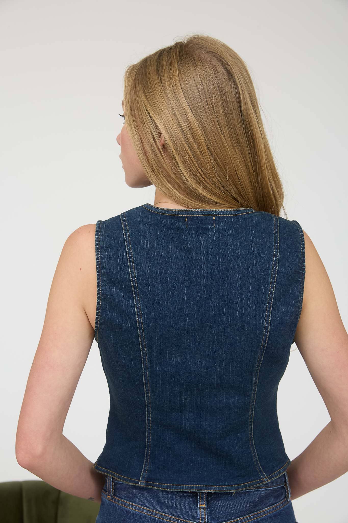 V NECK SLEEVELESS BUTTON DOWN DENIM VEST