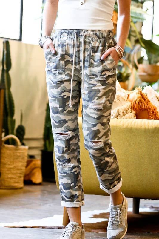 Elastic Waist With Drawstring Distressed Detail Camo