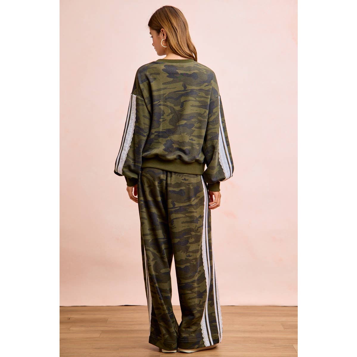 CAMOUFLAGE FRENCH TERRY LACE CONTRAST SWEATPANTS