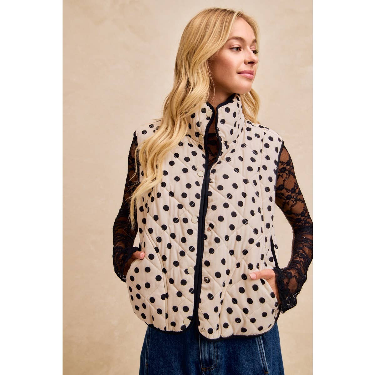 POLKA DOT PRINT PIPING DETAIL QUILTED VEST