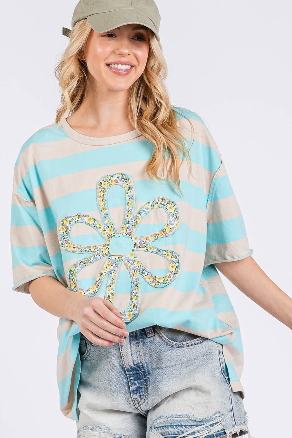 MULTI STRIPE TOP WITH DAISY APPLIQUE PATCH
