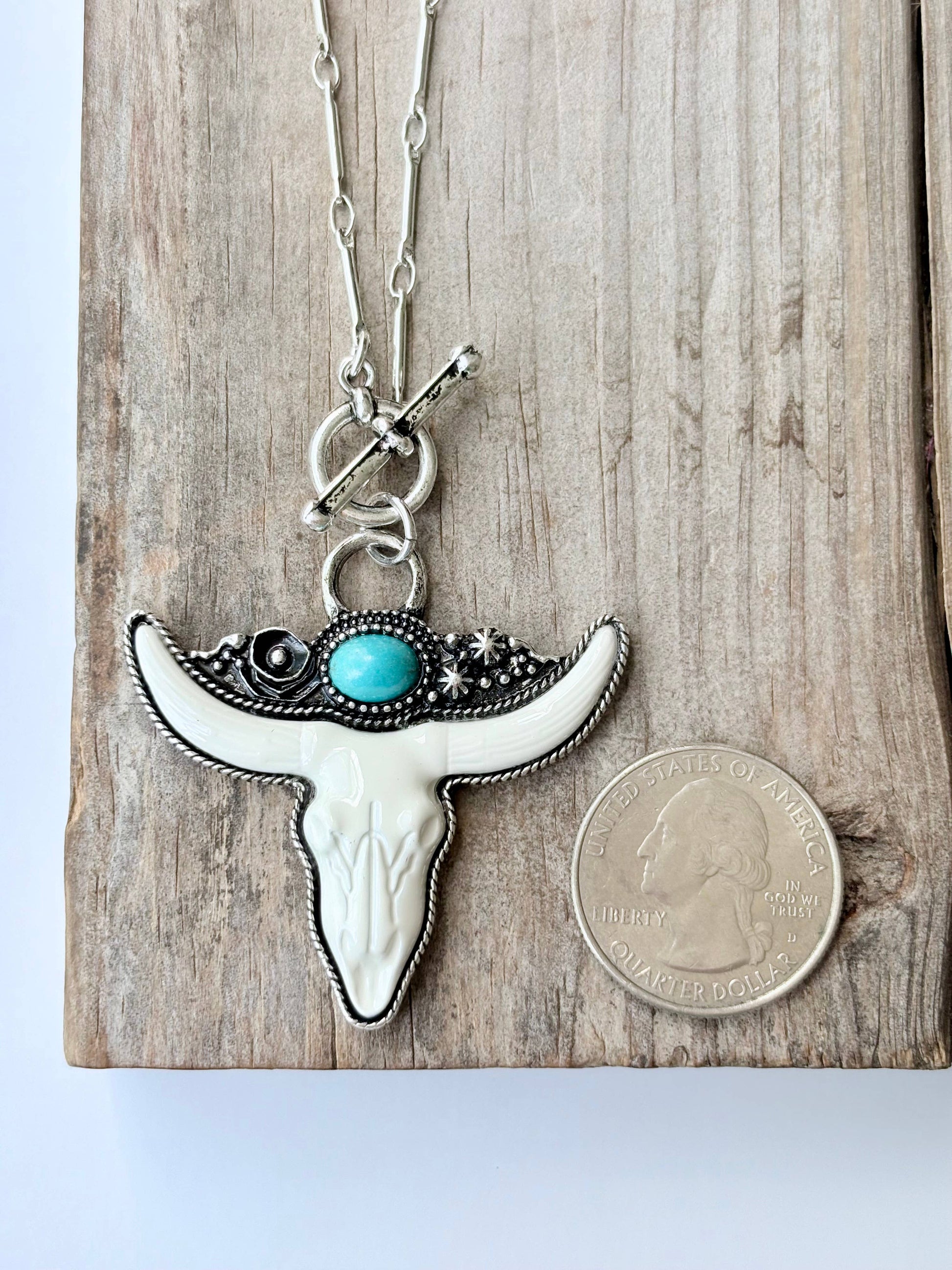 Western White Steerhead Stone Pendant Toggle Chain Necklace