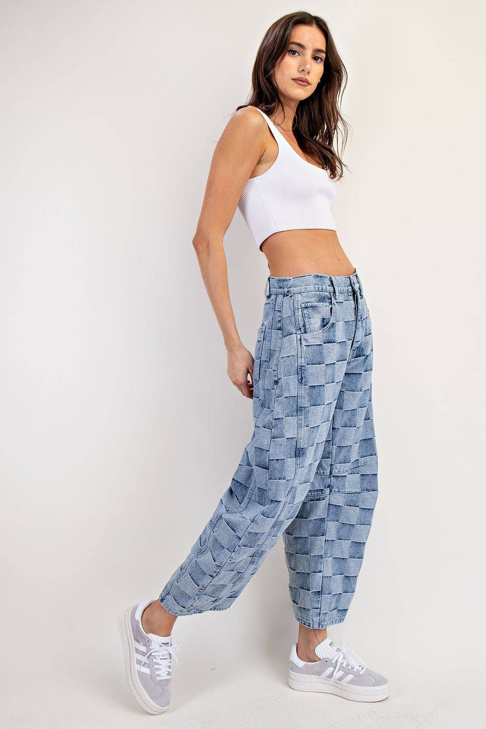 MINERAL WASHED CHECK BARREL JEANS