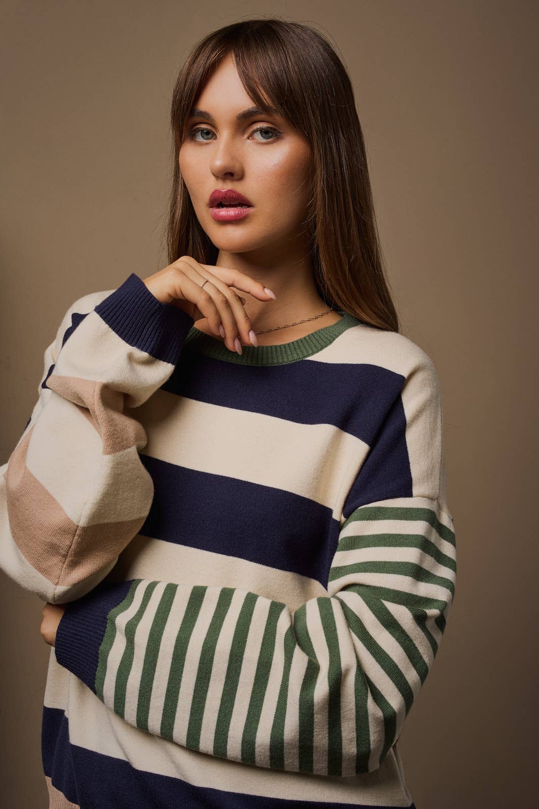 ROUND NECK LONG SLEEVE STRIPE SWEATER TOP