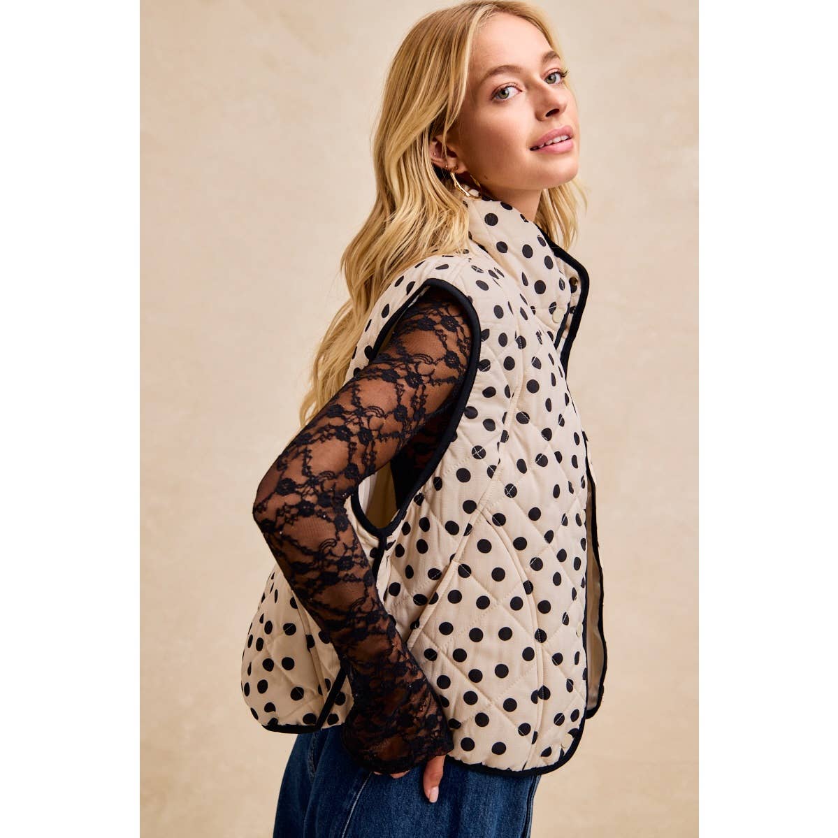 POLKA DOT PRINT PIPING DETAIL QUILTED VEST