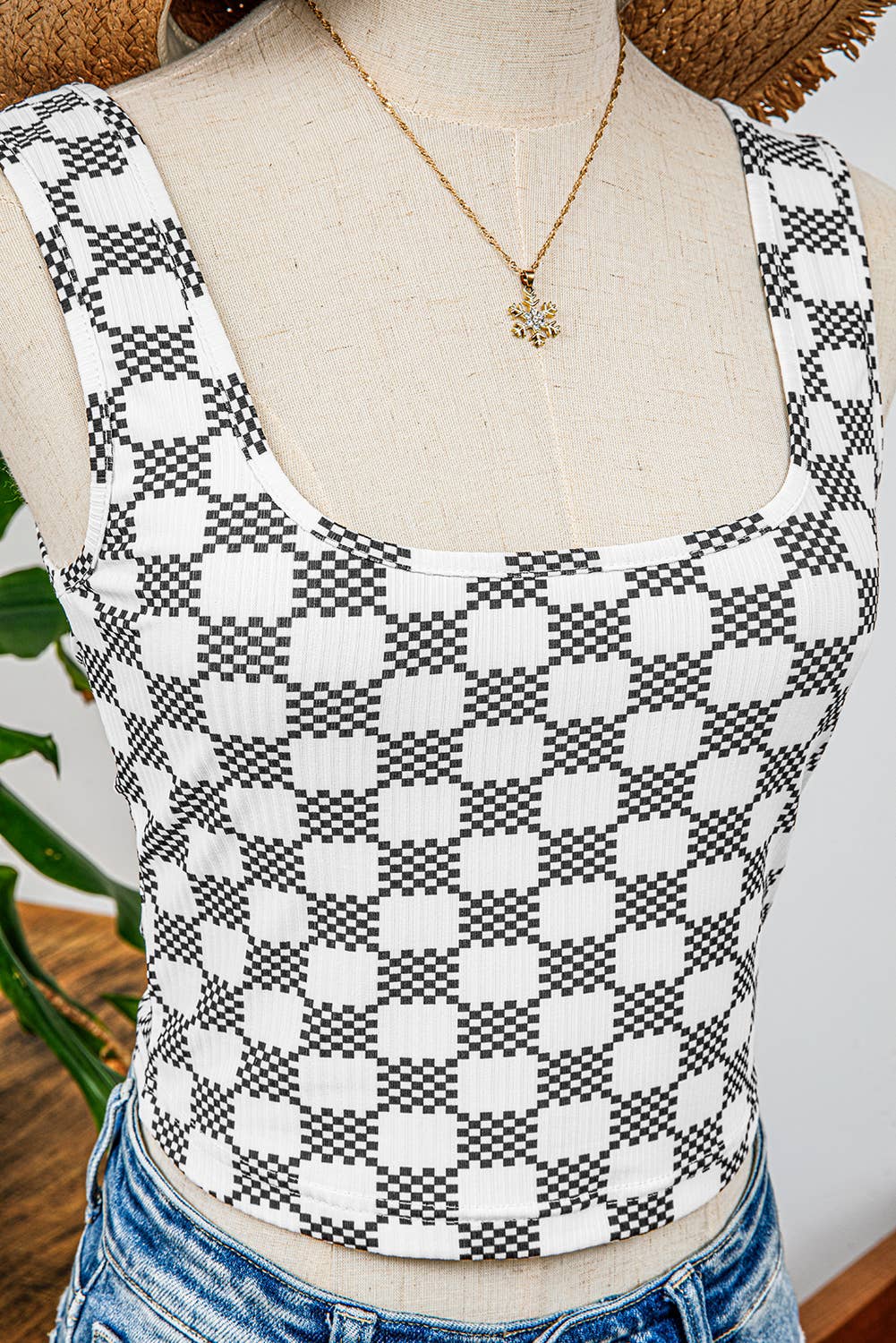 Checkered Print U Neck Cropped Tank