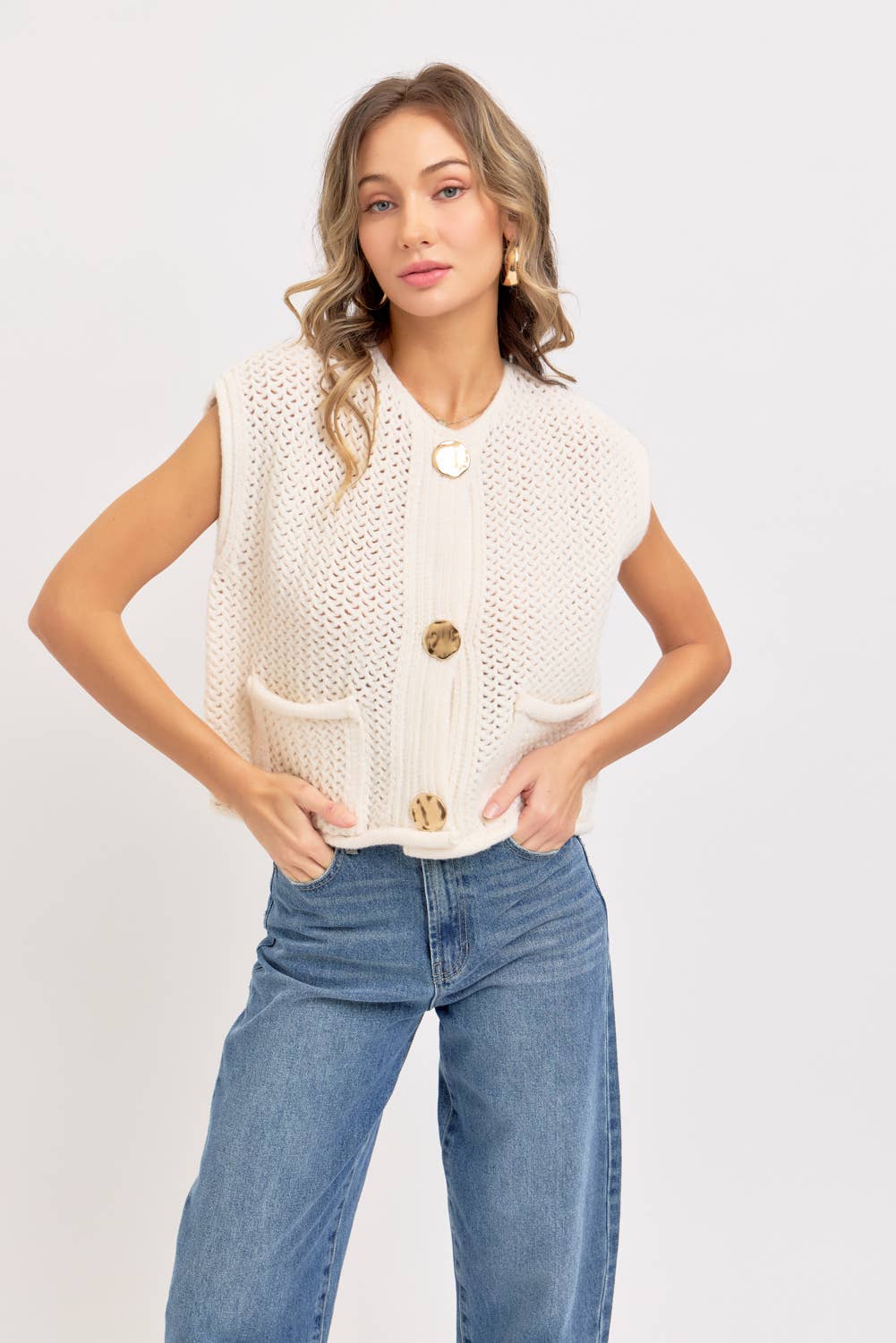 BUTTON CLOSURE  KNIT VEST TOP