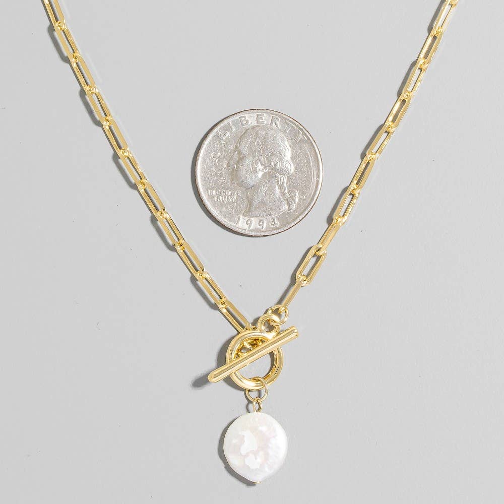 AToggle Chain Link Disc Pearl Charm Necklace