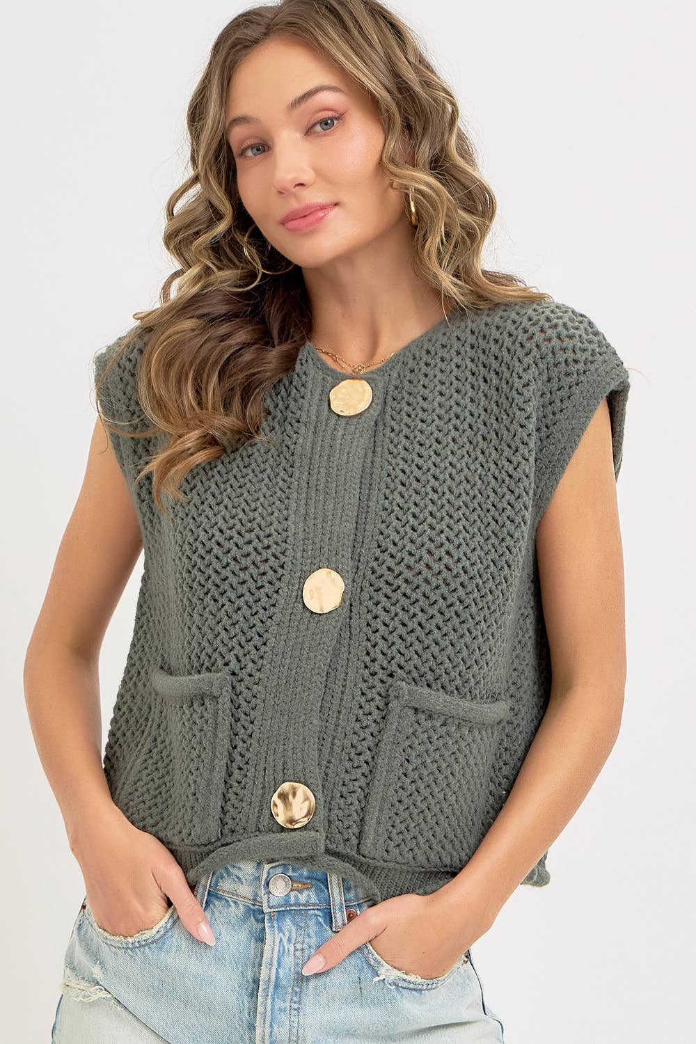 BUTTON CLOSURE  KNIT VEST TOP